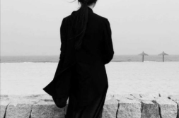 女生高冷头像背影,女生高冷头像背后的故事